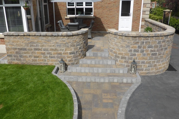 Tobermore-Country-Stone-Bracken-Historic-Flags-Bracken-and-Kerbstone-Natural-image