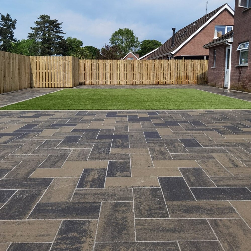 Tobermore-Stanza-Slate-Sienna-Setts-Silver-Pineal-Paving-Landscaping-2